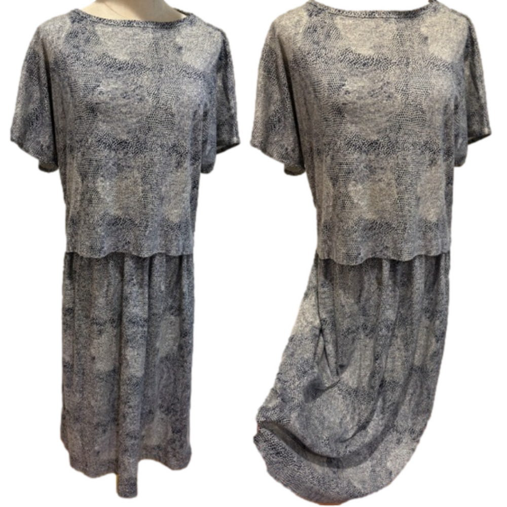 VINTAGE 2 PC KNIT PYTHON PRINT BLUE & OFF WHITE TOP & MIDI SKIRT LEE WINTER S